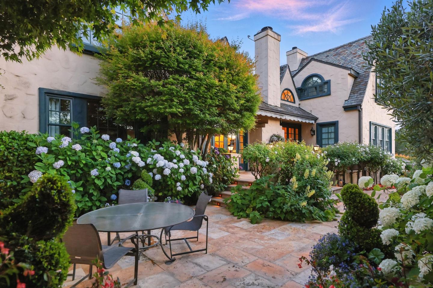 Detail Gallery Image 17 of 111 For 1600 Marlborough Rd, Hillsborough,  CA 94010 - 7 Beds | 7/1 Baths