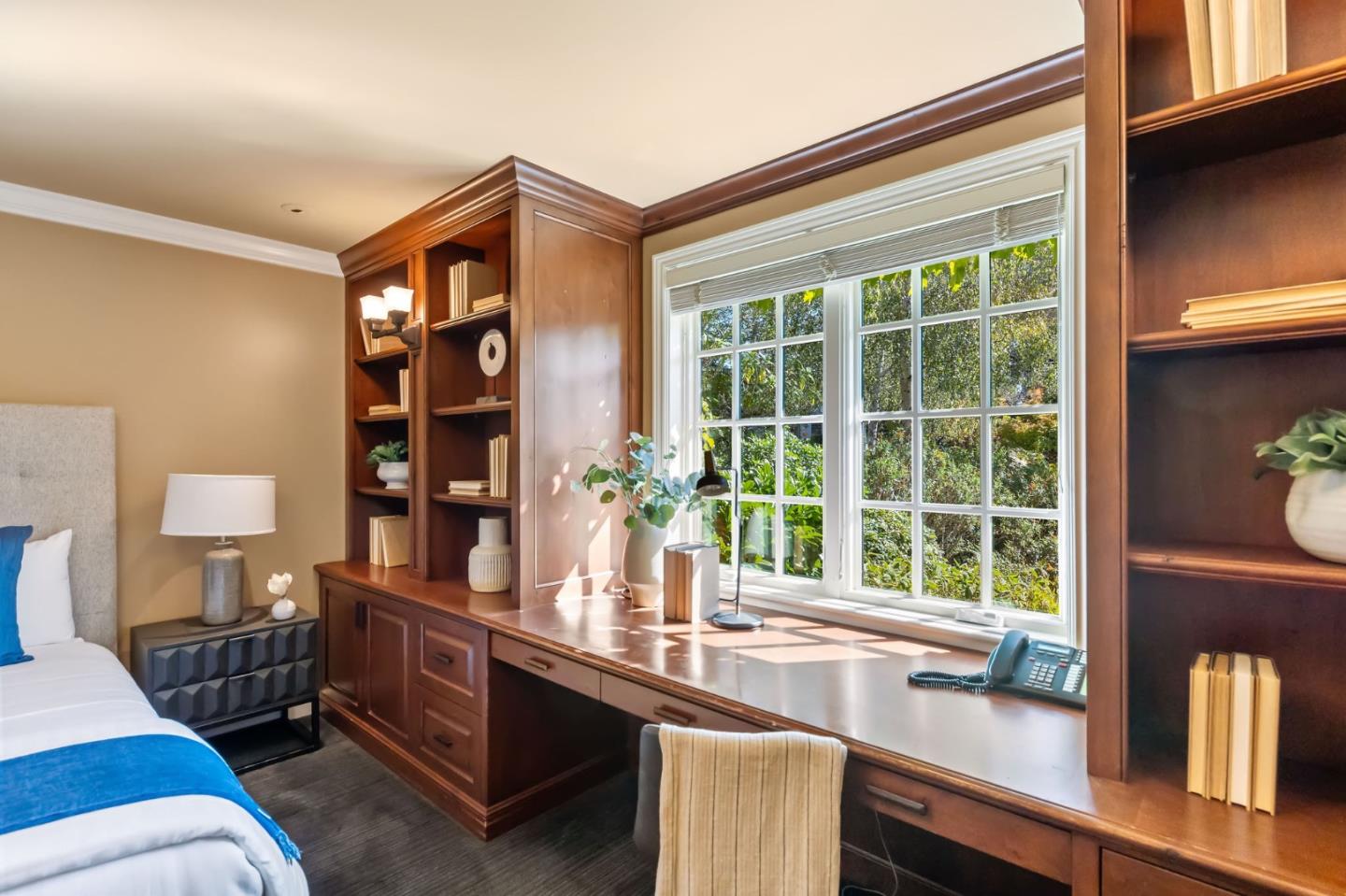 Detail Gallery Image 53 of 111 For 1600 Marlborough Rd, Hillsborough,  CA 94010 - 7 Beds | 7/1 Baths