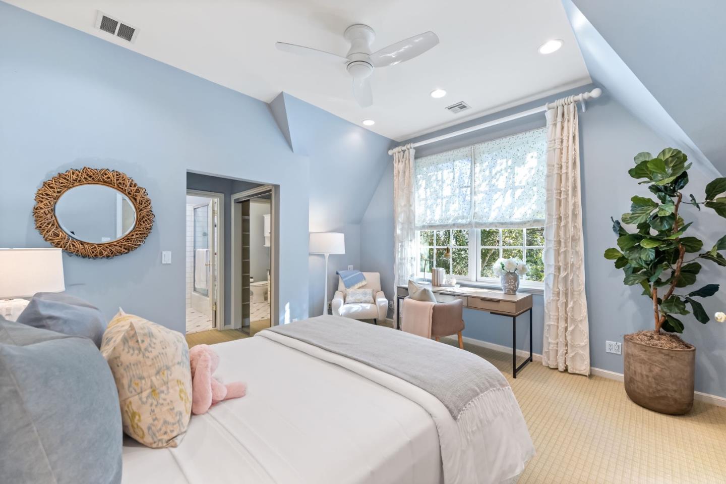 Detail Gallery Image 56 of 111 For 1600 Marlborough Rd, Hillsborough,  CA 94010 - 7 Beds | 7/1 Baths