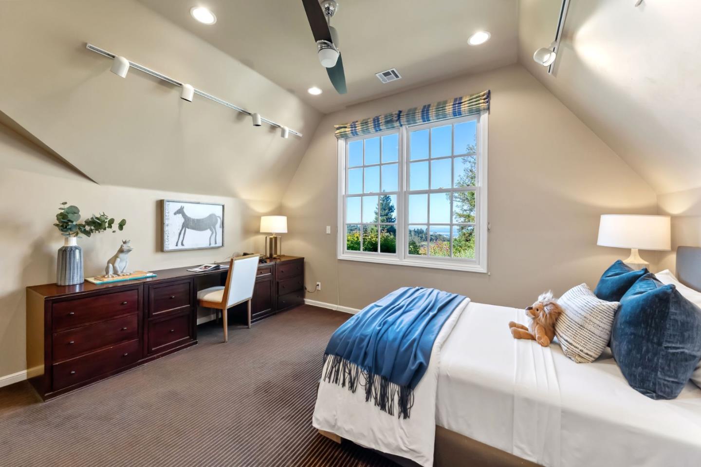 Detail Gallery Image 59 of 111 For 1600 Marlborough Rd, Hillsborough,  CA 94010 - 7 Beds | 7/1 Baths