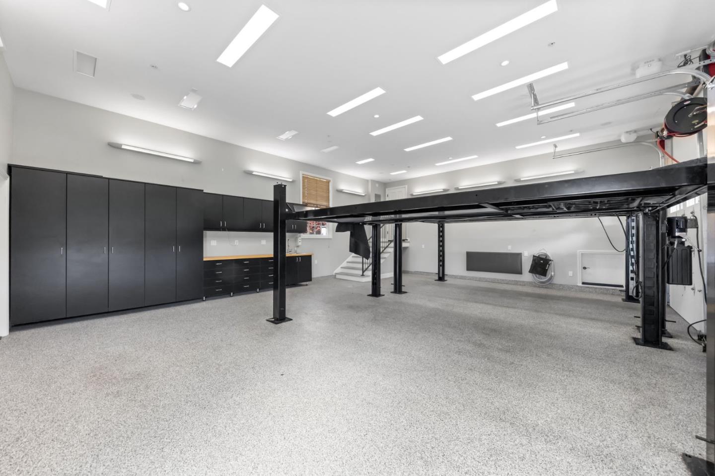 Detail Gallery Image 78 of 111 For 1600 Marlborough Rd, Hillsborough,  CA 94010 - 7 Beds | 7/1 Baths