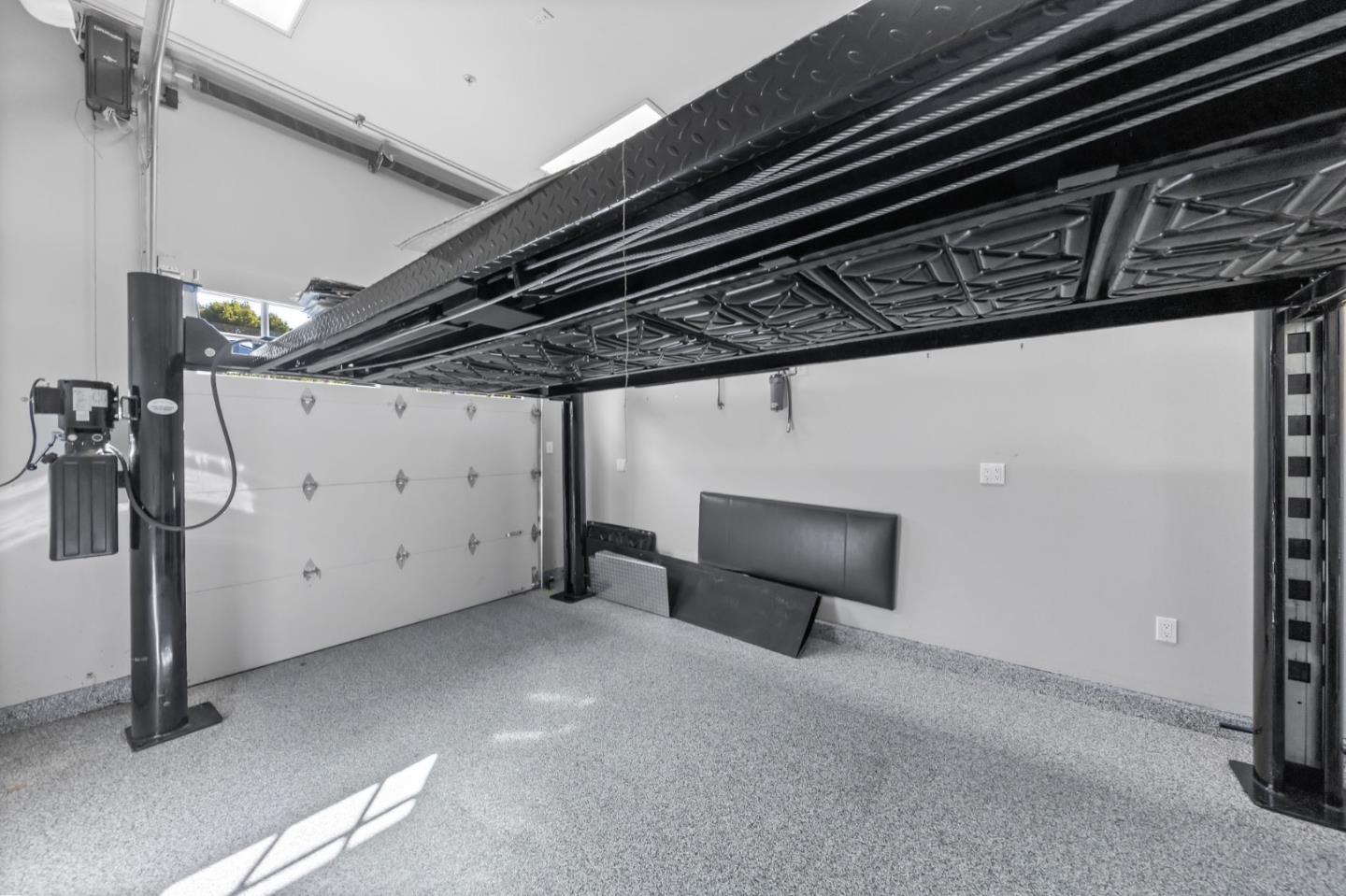 Detail Gallery Image 80 of 111 For 1600 Marlborough Rd, Hillsborough,  CA 94010 - 7 Beds | 7/1 Baths