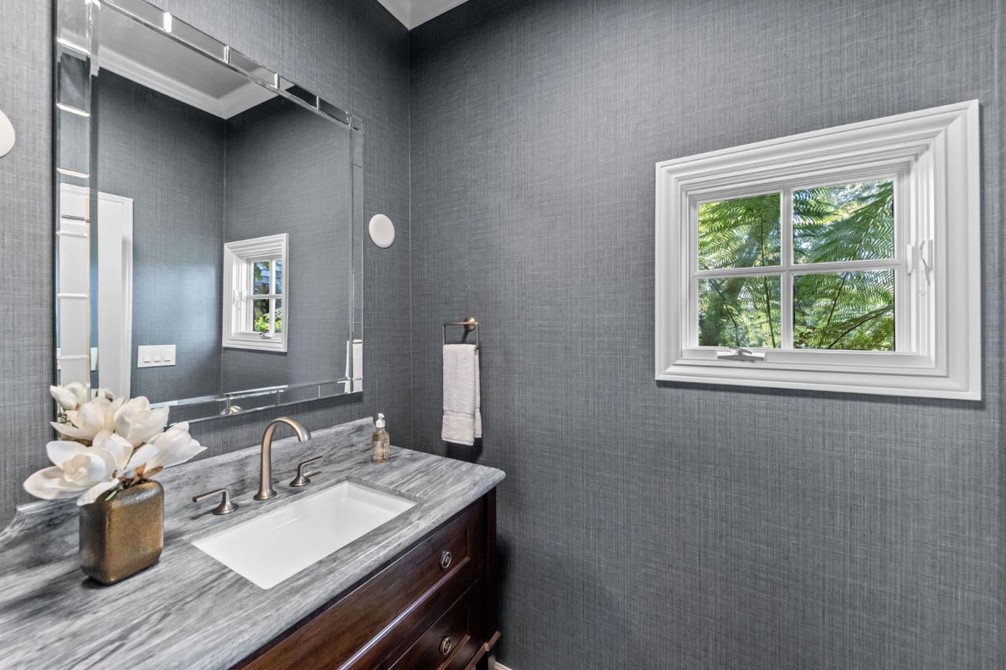 Detail Gallery Image 81 of 111 For 1600 Marlborough Rd, Hillsborough,  CA 94010 - 7 Beds | 7/1 Baths