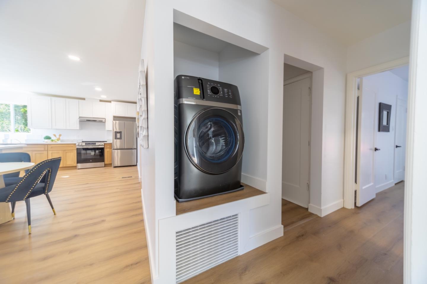 Detail Gallery Image 16 of 35 For 1858 Cleveland Ave, San Jose,  CA 95126 - 2 Beds | 2 Baths