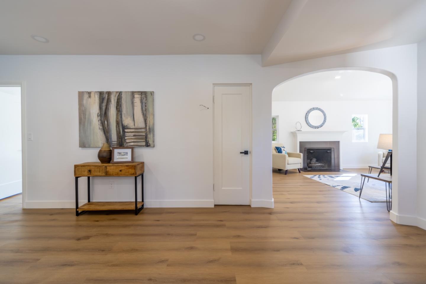 Detail Gallery Image 2 of 35 For 1858 Cleveland Ave, San Jose,  CA 95126 - 2 Beds | 2 Baths