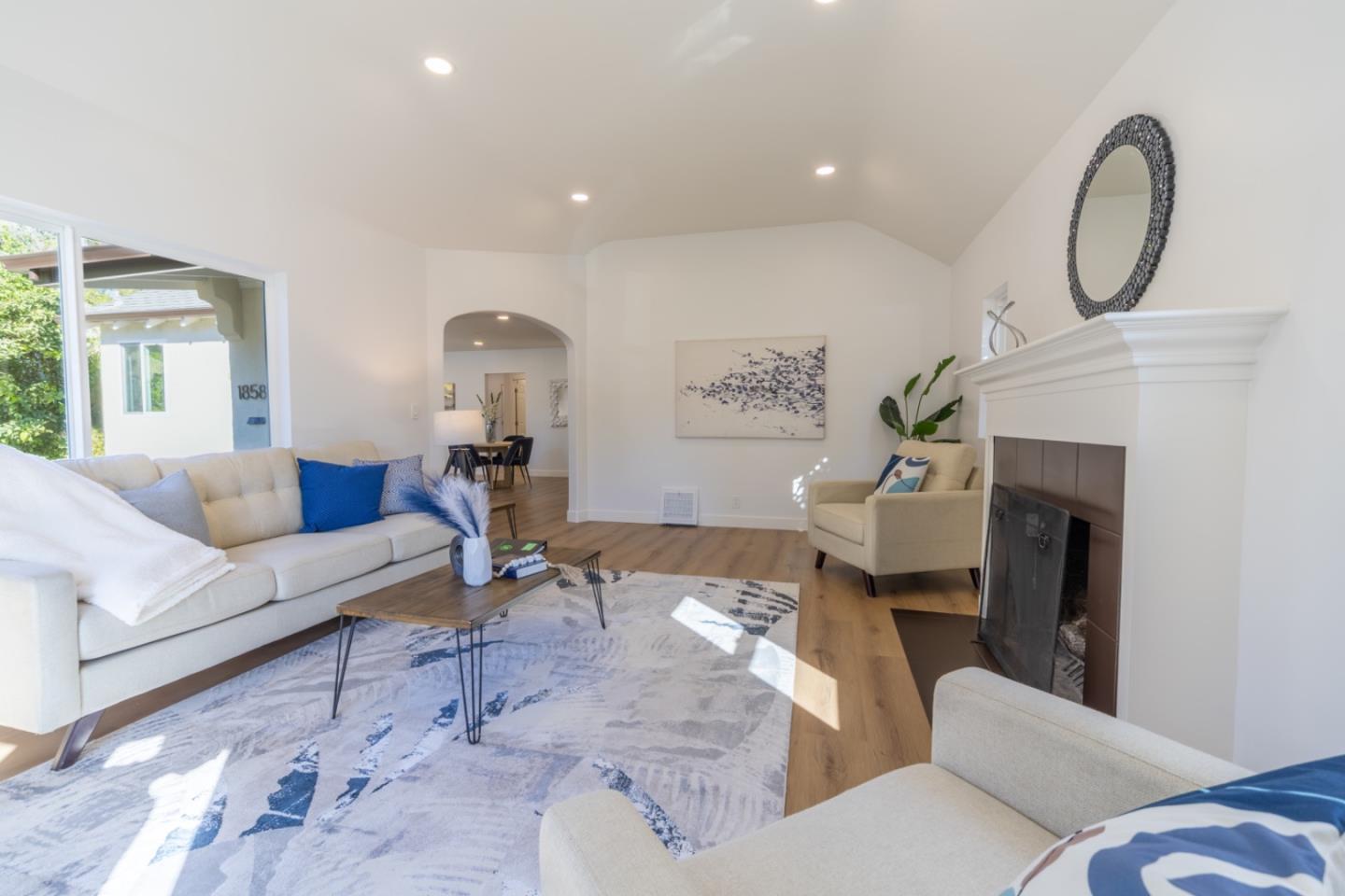 Detail Gallery Image 4 of 35 For 1858 Cleveland Ave, San Jose,  CA 95126 - 2 Beds | 2 Baths