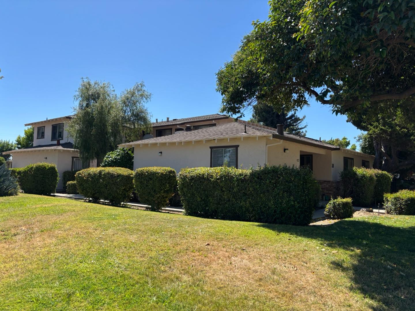 Detail Gallery Image 2 of 8 For 922 Leigh Ave, San Jose,  CA 95128 - – Beds | – Baths