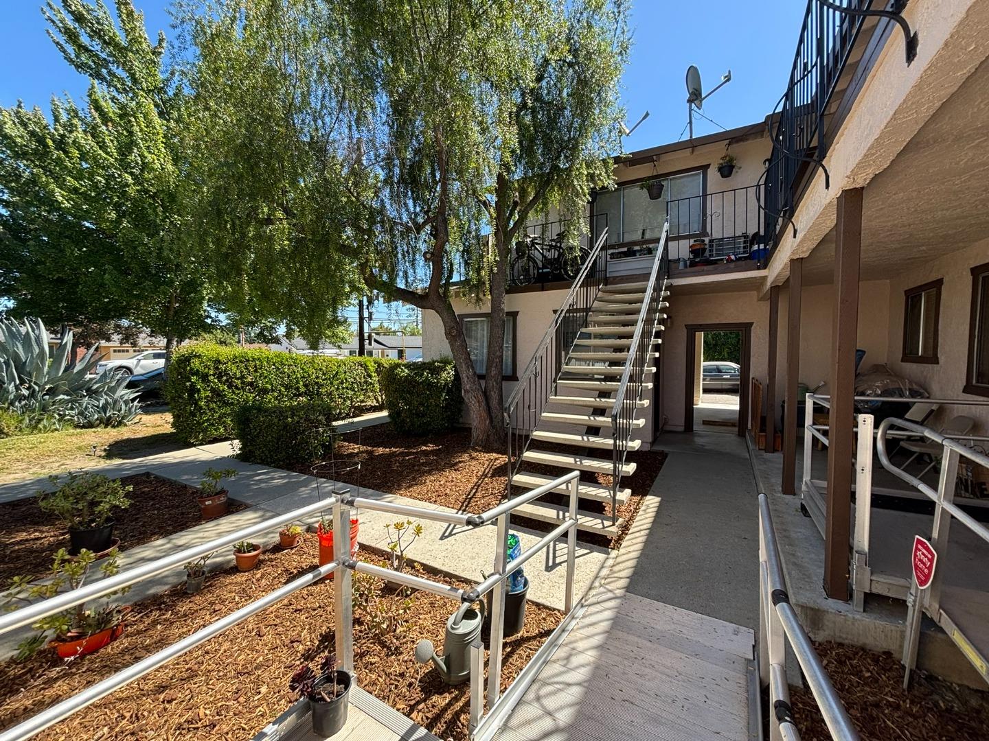 Detail Gallery Image 7 of 8 For 922 Leigh Ave, San Jose,  CA 95128 - – Beds | – Baths