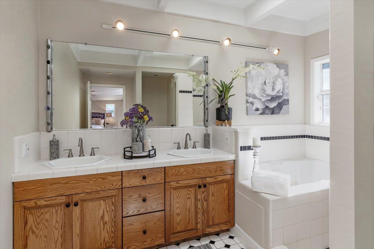 Detail Gallery Image 12 of 42 For 1445 Day Valley Rd, Aptos,  CA 95003 - 3 Beds | 2 Baths