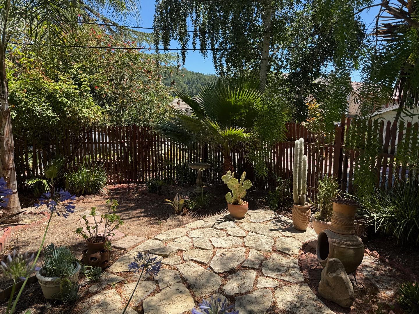 Detail Gallery Image 5 of 14 For 40 Cathy Ln, Scotts Valley,  CA 95066 - 3 Beds | 2 Baths