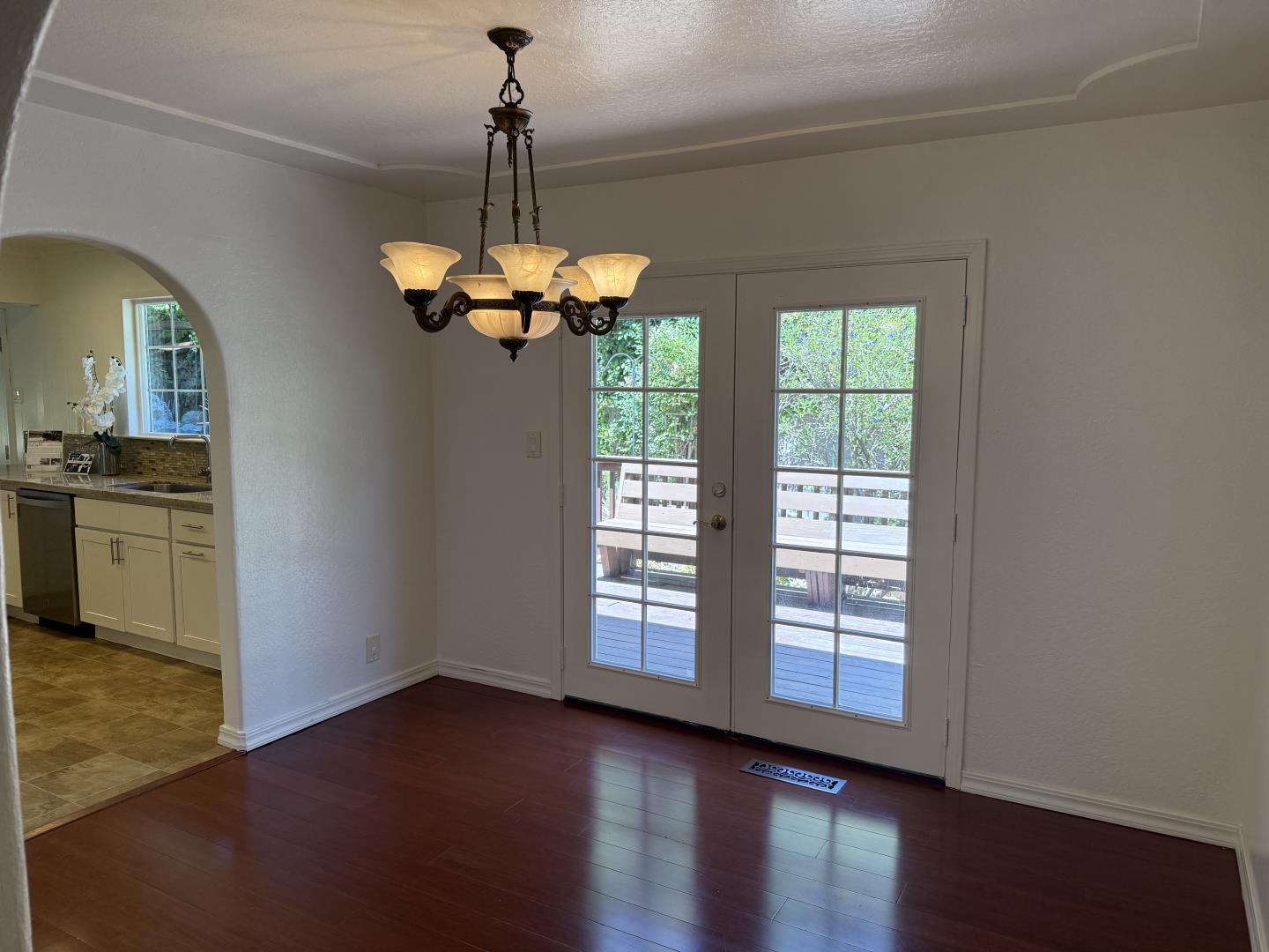 Detail Gallery Image 8 of 14 For 40 Cathy Ln, Scotts Valley,  CA 95066 - 3 Beds | 2 Baths