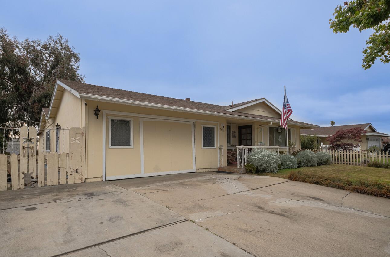 Detail Gallery Image 2 of 18 For 13318 Jackson St, Salinas,  CA 93906 - 4 Beds | 2 Baths
