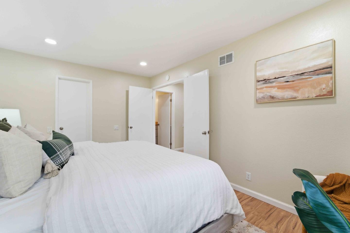 Detail Gallery Image 14 of 26 For 2269 Warfield Way a,  San Jose,  CA 95122 - 2 Beds | 1 Baths