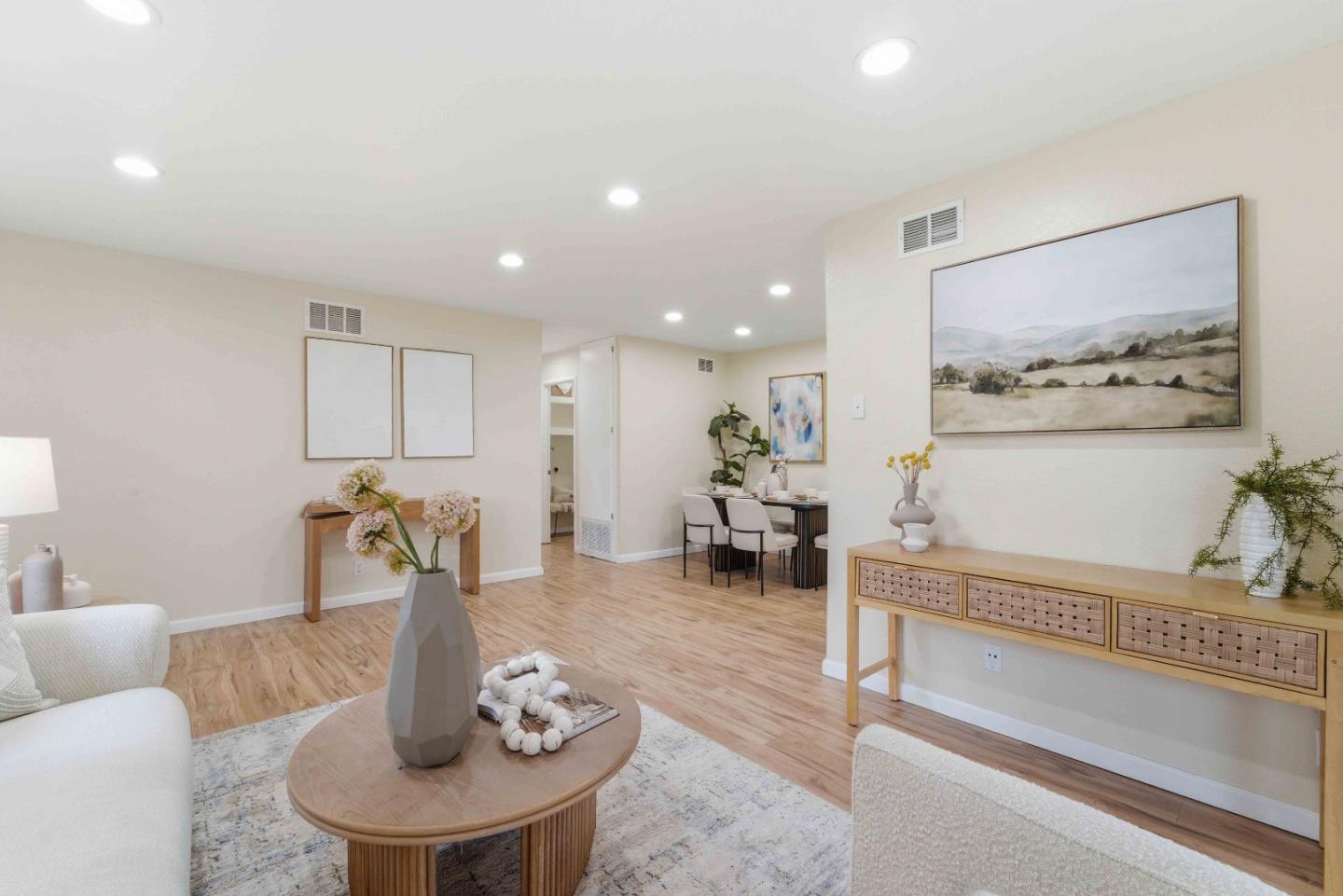 Detail Gallery Image 4 of 26 For 2269 Warfield Way a,  San Jose,  CA 95122 - 2 Beds | 1 Baths