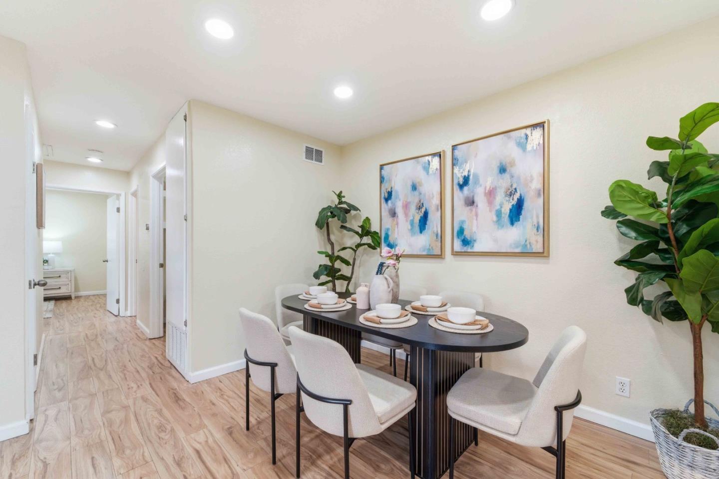 Detail Gallery Image 5 of 26 For 2269 Warfield Way a,  San Jose,  CA 95122 - 2 Beds | 1 Baths