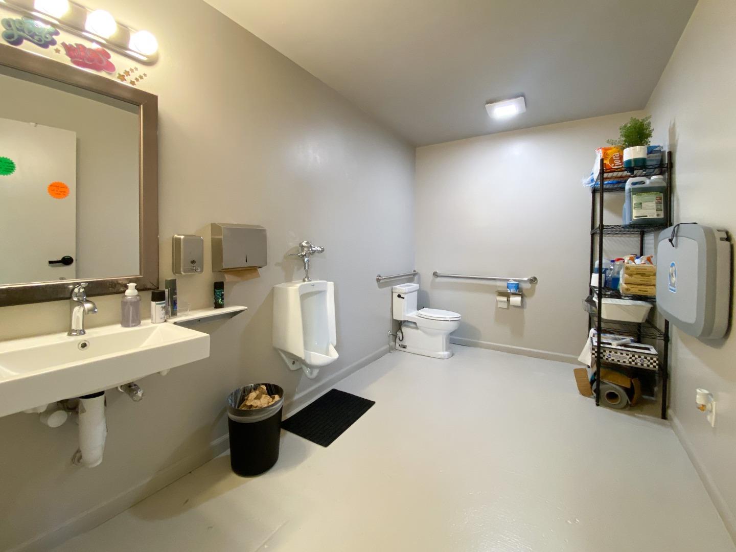 Detail Gallery Image 16 of 24 For 2515 Seminary Ave, Oakland,  CA 94605 - – Beds | – Baths