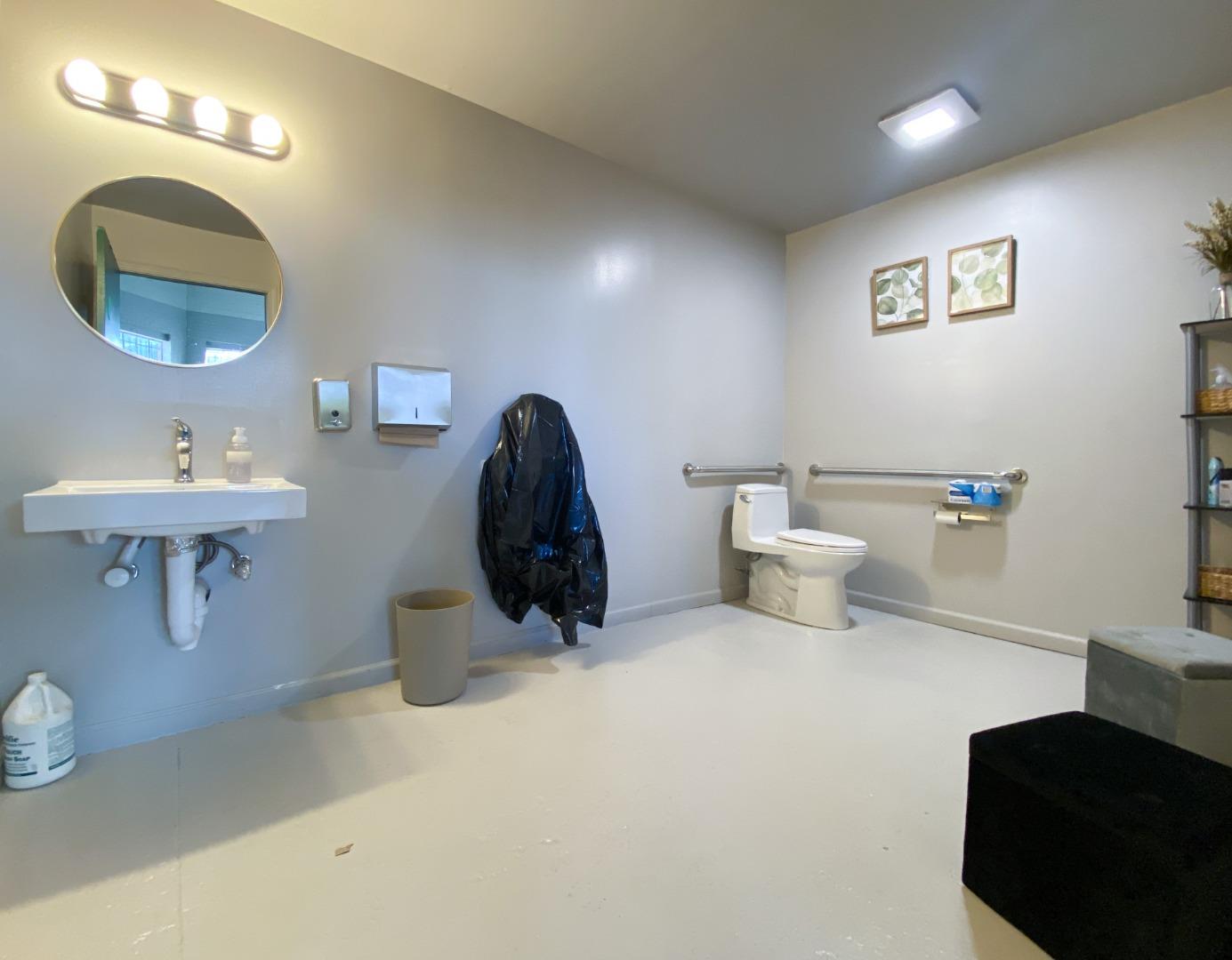 Detail Gallery Image 17 of 24 For 2515 Seminary Ave, Oakland,  CA 94605 - – Beds | – Baths