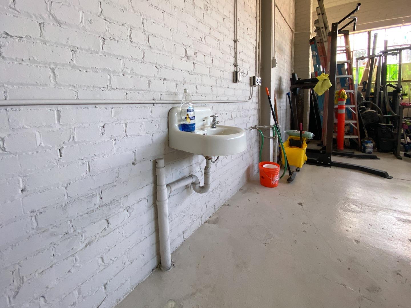 Detail Gallery Image 25 of 29 For 2515 Seminary Ave, Oakland,  CA 94605 - – Beds | – Baths