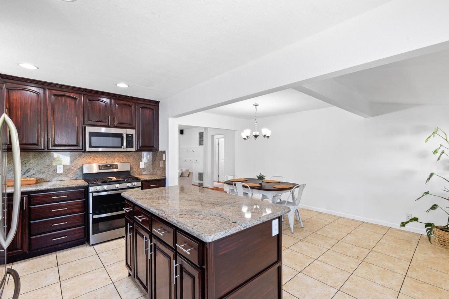 Detail Gallery Image 14 of 23 For 505 Leigh Ave, San Jose,  CA 95128 - 2 Beds | 1 Baths