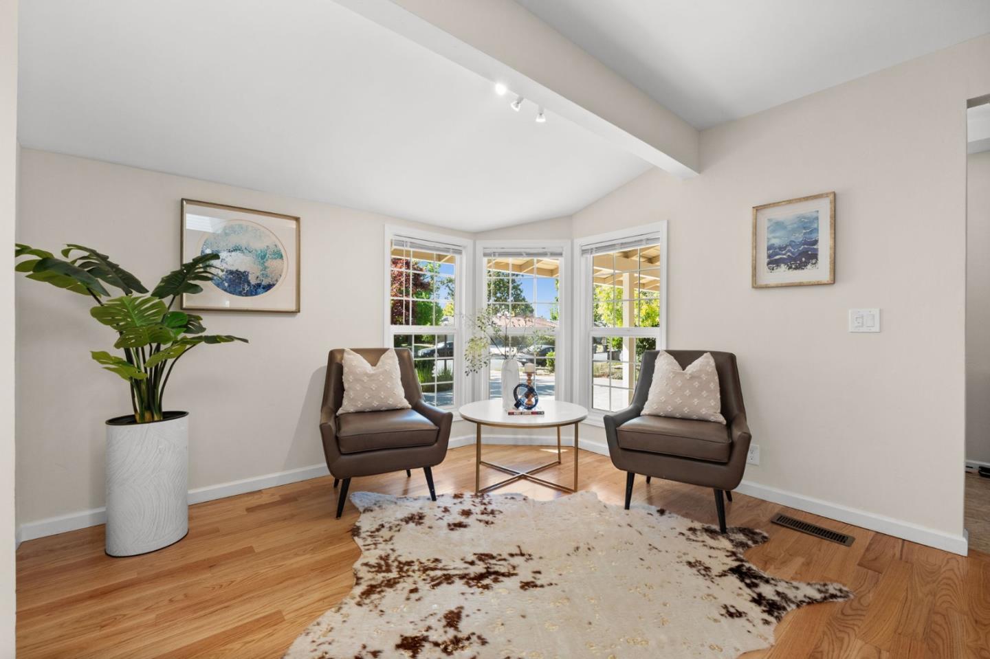Detail Gallery Image 12 of 57 For 1544 Klamath Dr, Sunnyvale,  CA 94087 - 4 Beds | 2 Baths