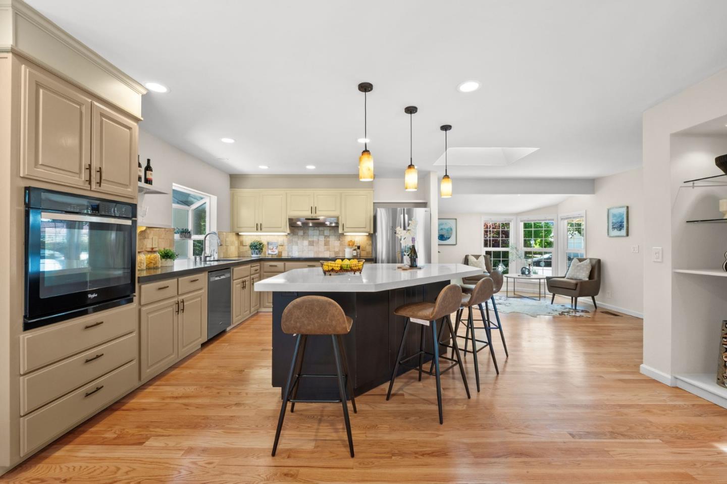 Detail Gallery Image 14 of 57 For 1544 Klamath Dr, Sunnyvale,  CA 94087 - 4 Beds | 2 Baths