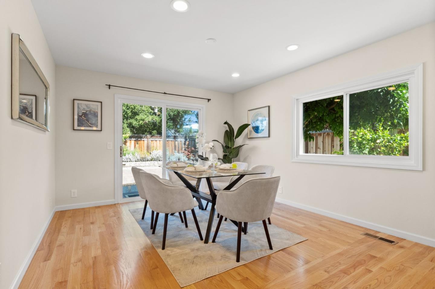 Detail Gallery Image 18 of 57 For 1544 Klamath Dr, Sunnyvale,  CA 94087 - 4 Beds | 2 Baths