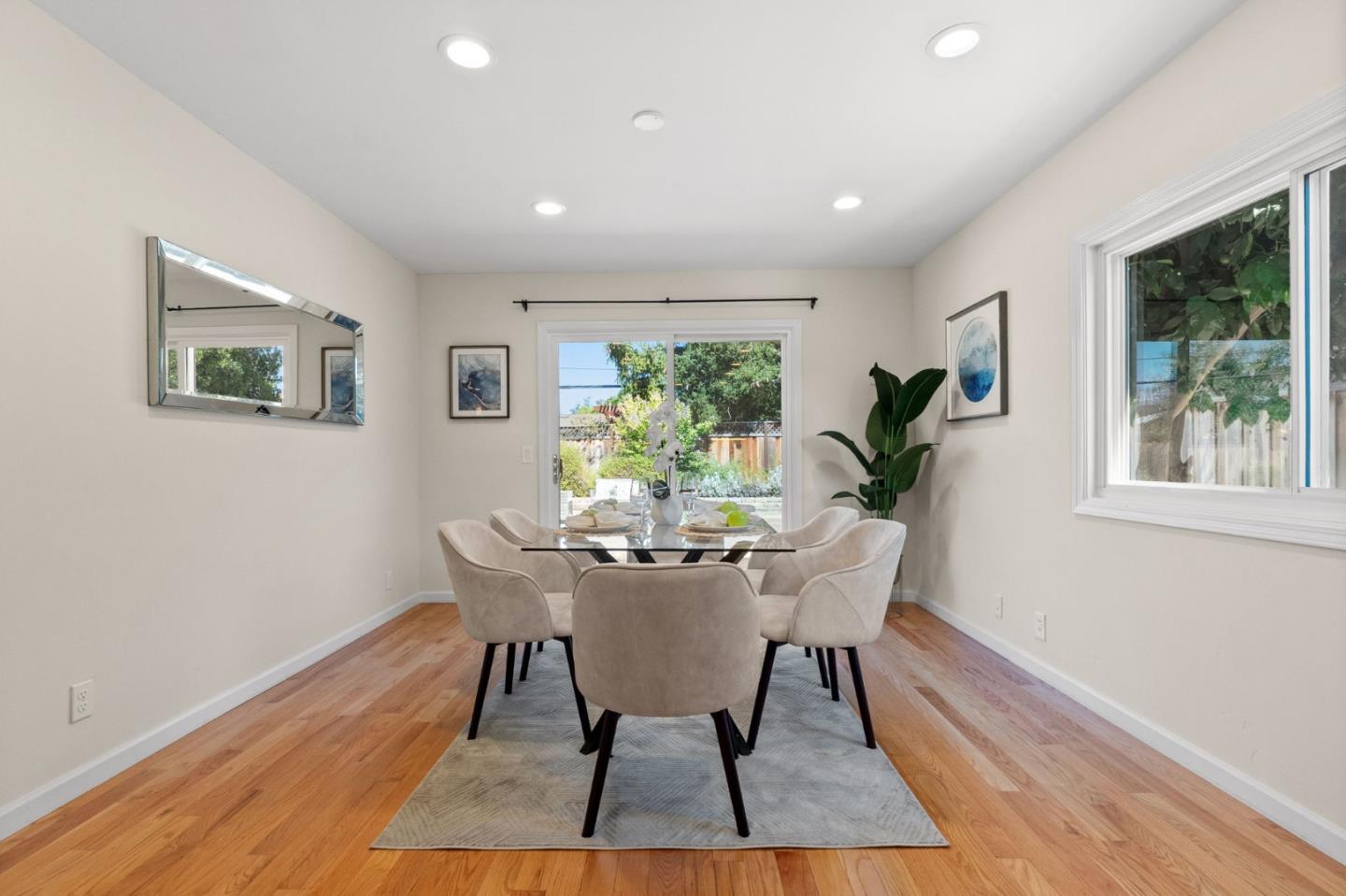 Detail Gallery Image 19 of 57 For 1544 Klamath Dr, Sunnyvale,  CA 94087 - 4 Beds | 2 Baths