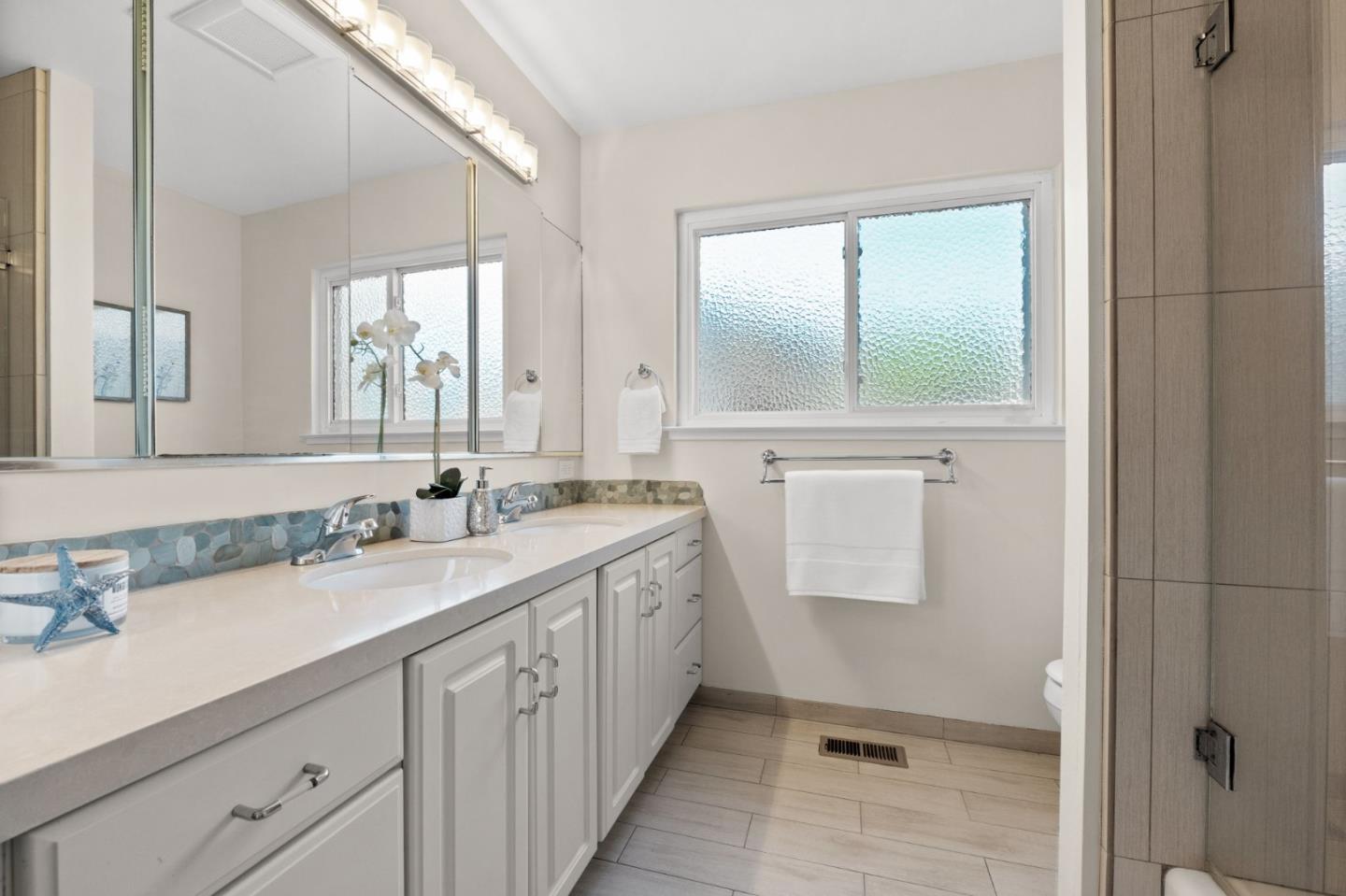 Detail Gallery Image 29 of 57 For 1544 Klamath Dr, Sunnyvale,  CA 94087 - 4 Beds | 2 Baths