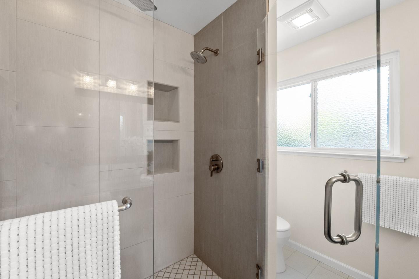 Detail Gallery Image 40 of 57 For 1544 Klamath Dr, Sunnyvale,  CA 94087 - 4 Beds | 2 Baths