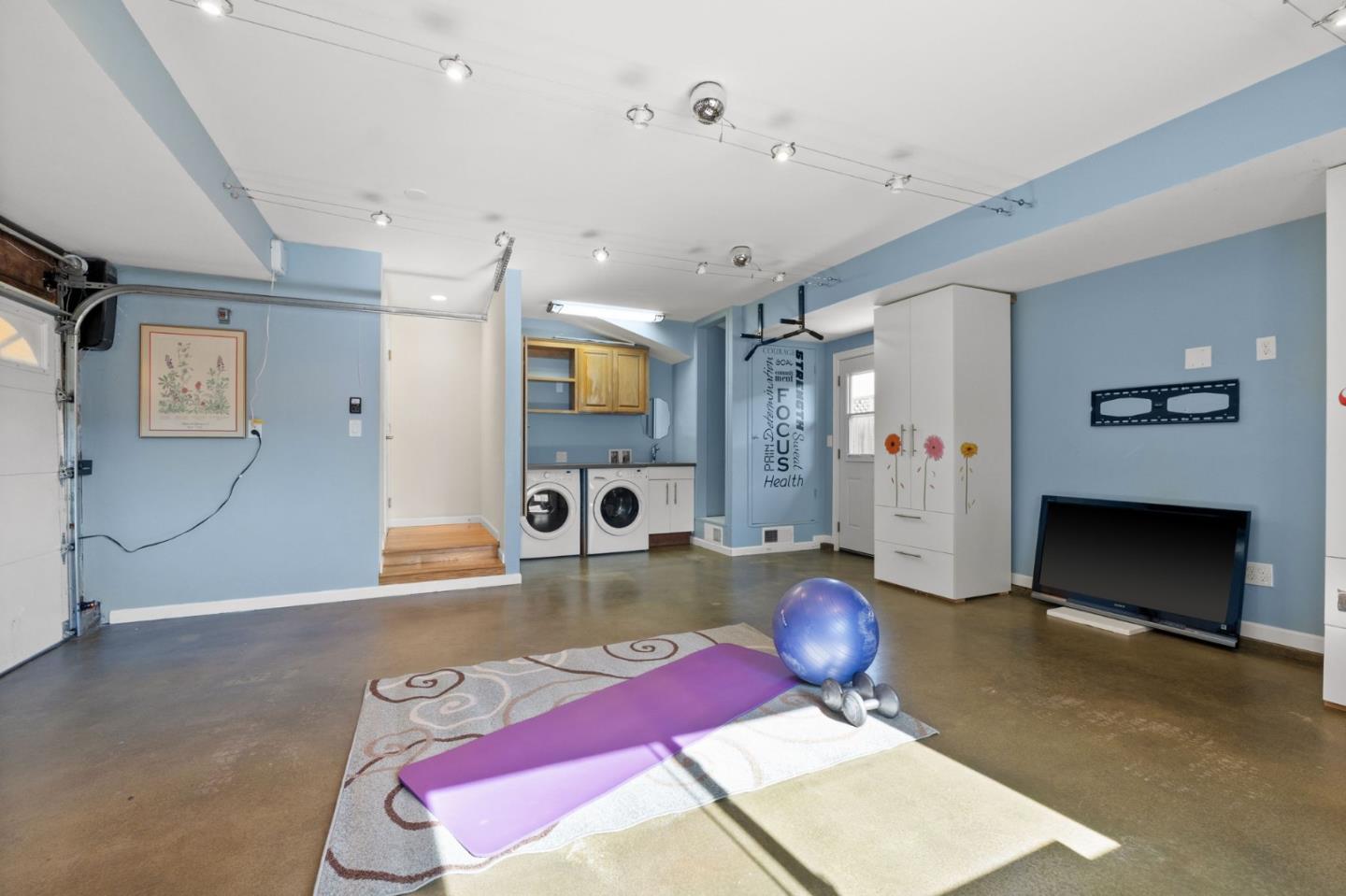 Detail Gallery Image 43 of 57 For 1544 Klamath Dr, Sunnyvale,  CA 94087 - 4 Beds | 2 Baths