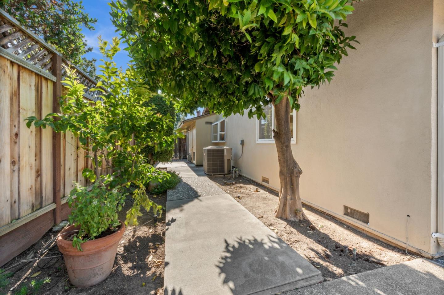 Detail Gallery Image 49 of 57 For 1544 Klamath Dr, Sunnyvale,  CA 94087 - 4 Beds | 2 Baths