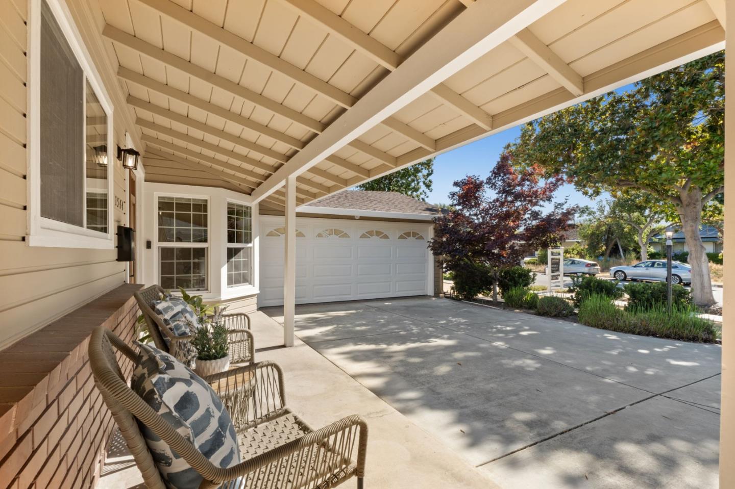 Detail Gallery Image 5 of 7 For 1544 Klamath Dr, Sunnyvale,  CA 94087 - 4 Beds | 2 Baths