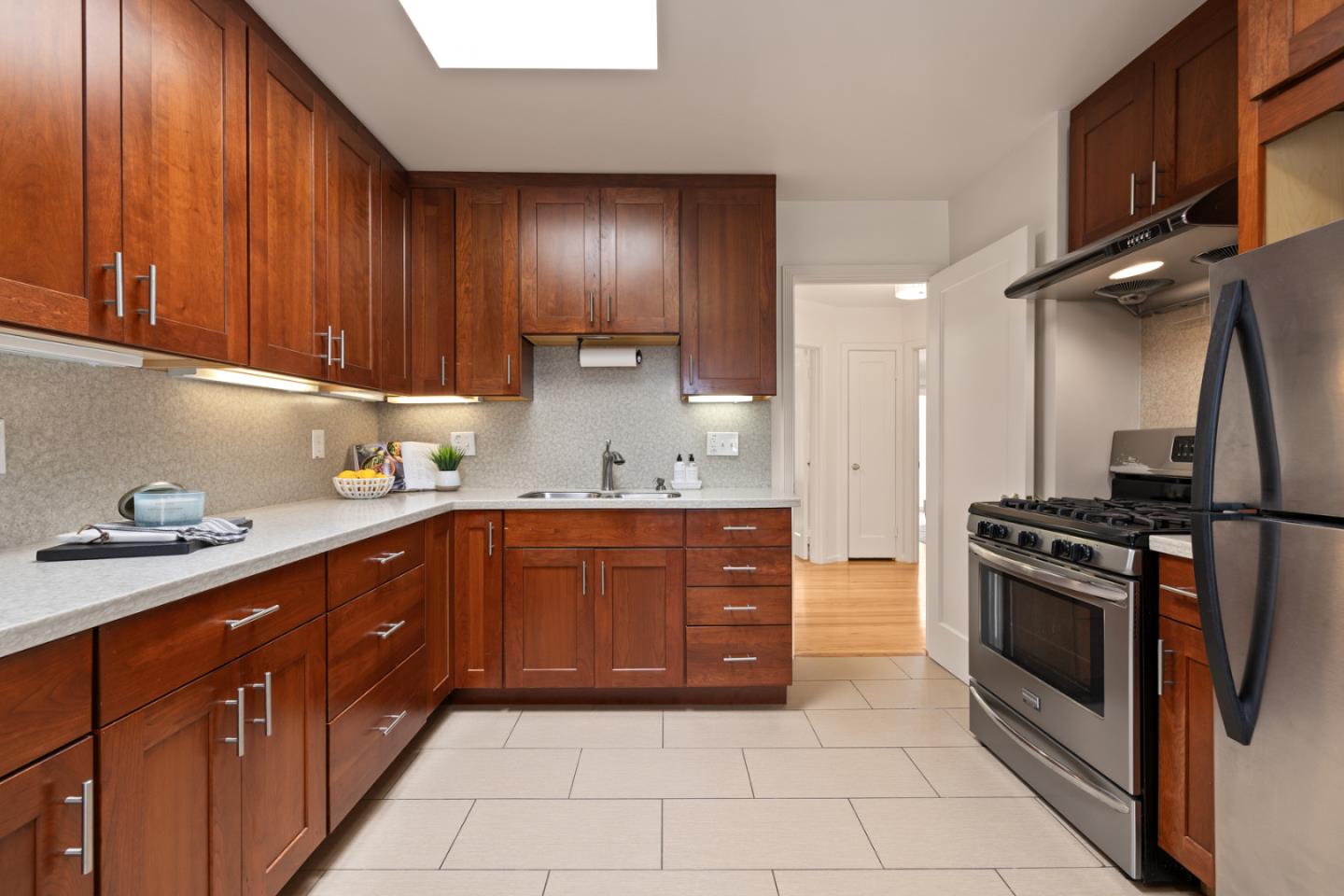 Detail Gallery Image 9 of 26 For 1830 40th Ave, San Francisco,  CA 94122 - 3 Beds | 2 Baths