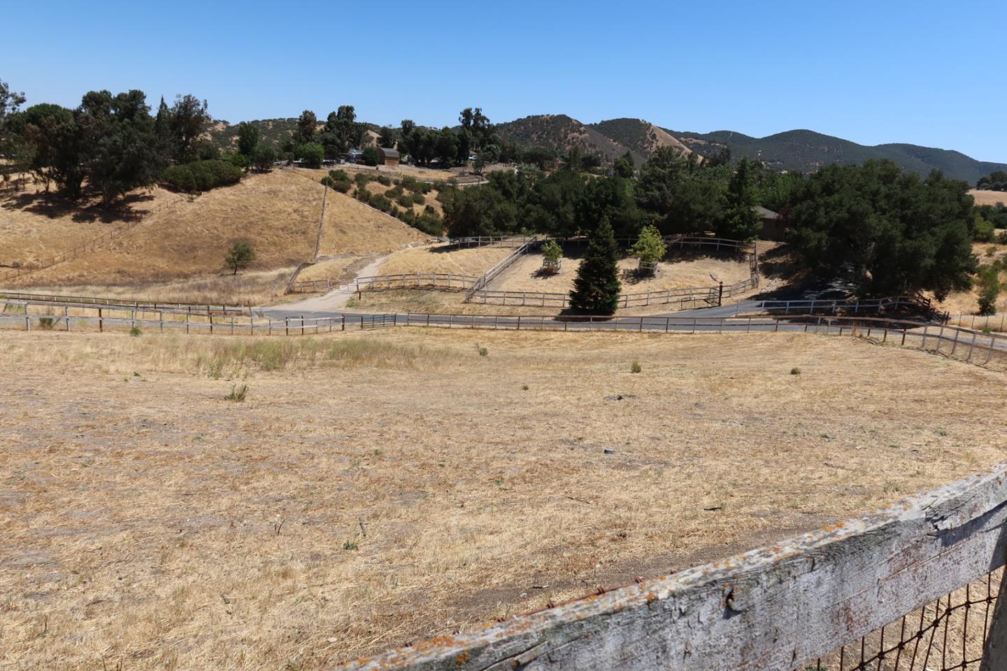 Detail Gallery Image 16 of 41 For 50950 Pine Canyon Rd, King City,  CA 93930 - 4 Beds | 2 Baths