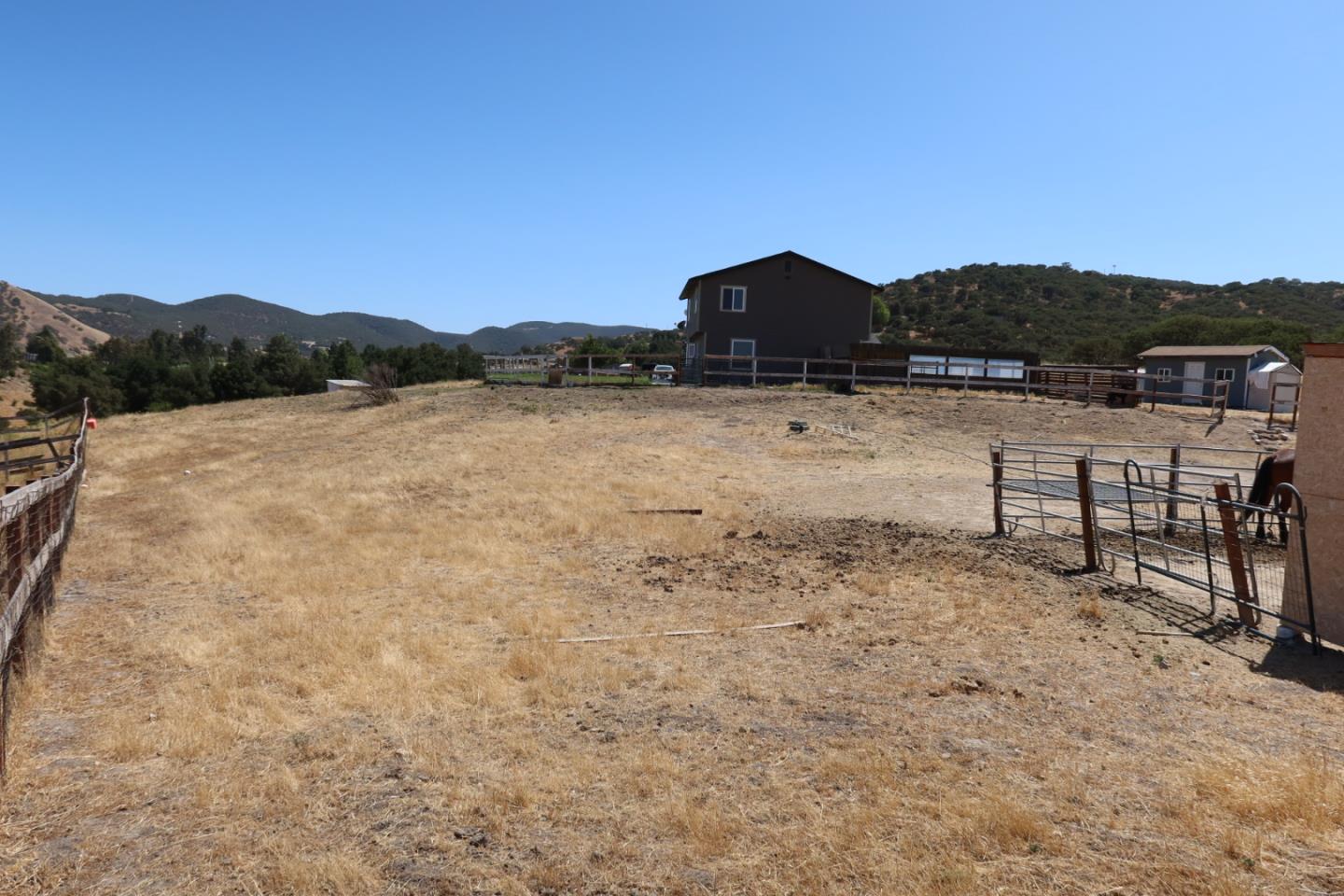 Detail Gallery Image 20 of 41 For 50950 Pine Canyon Rd, King City,  CA 93930 - 4 Beds | 2 Baths