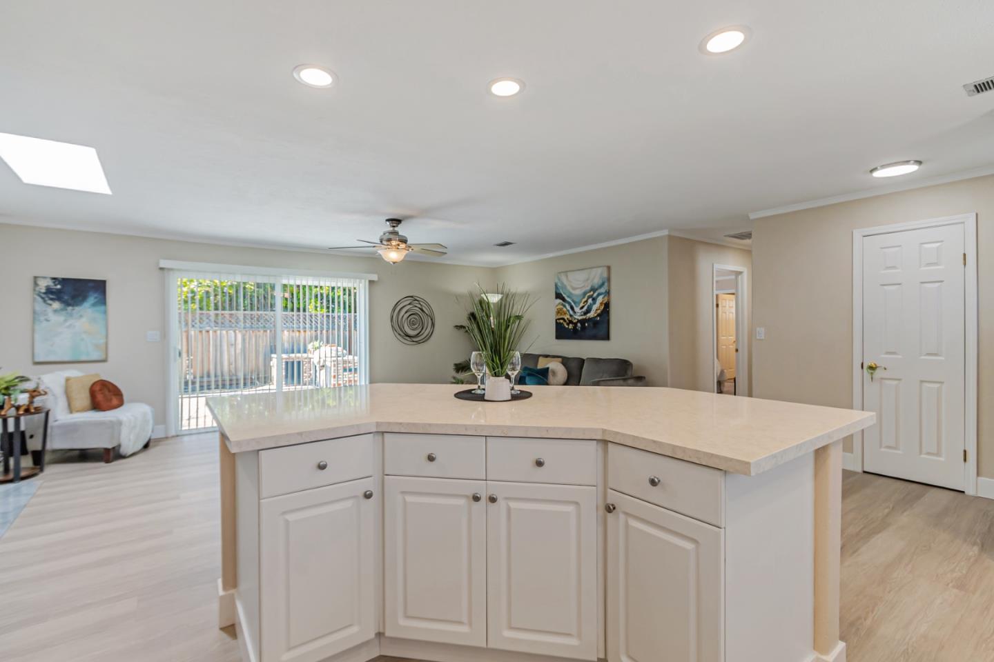 Detail Gallery Image 14 of 42 For 4034 Yellowstone Dr, San Jose,  CA 95130 - 3 Beds | 2 Baths