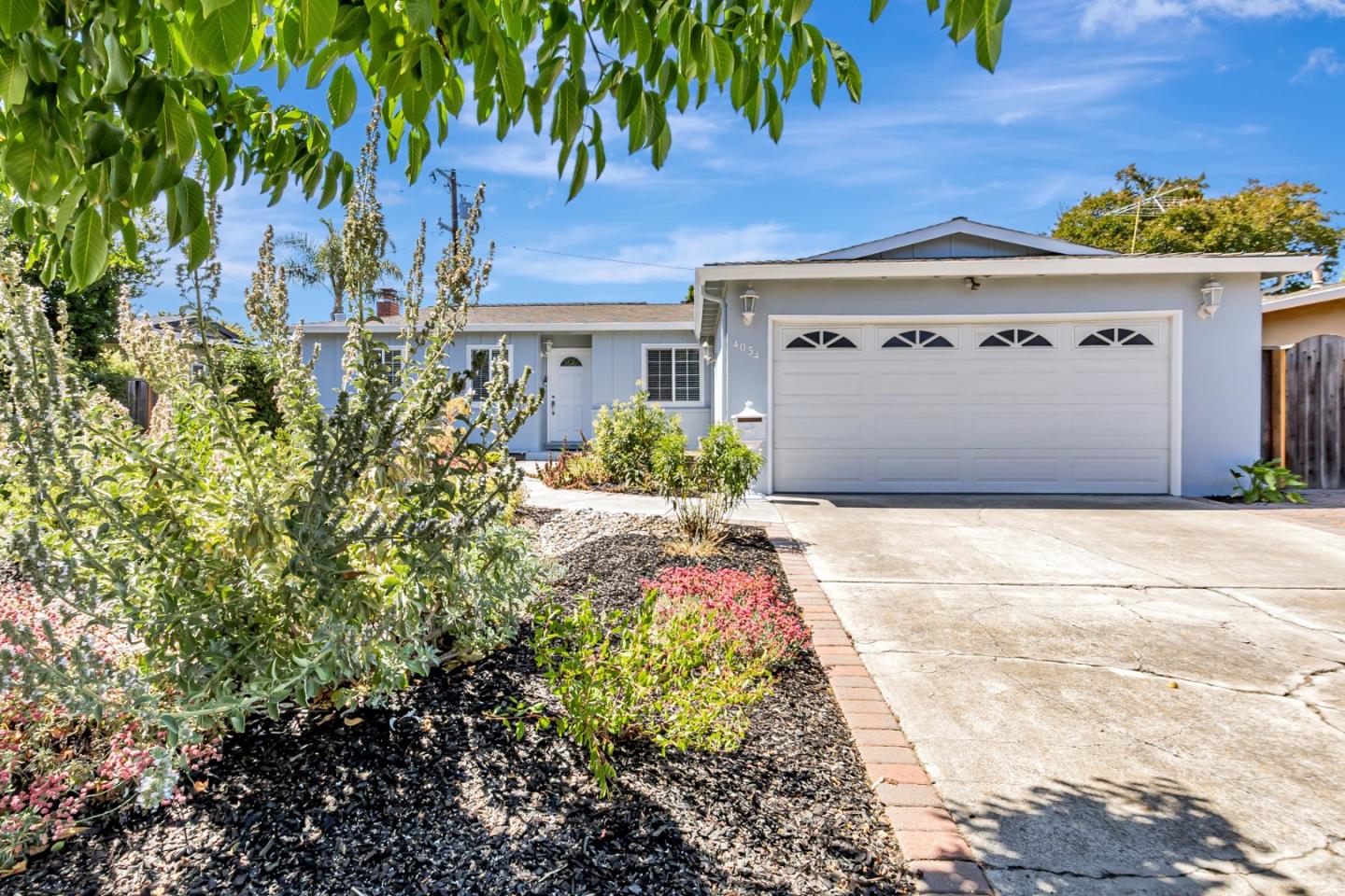 Detail Gallery Image 3 of 42 For 4034 Yellowstone Dr, San Jose,  CA 95130 - 3 Beds | 2 Baths