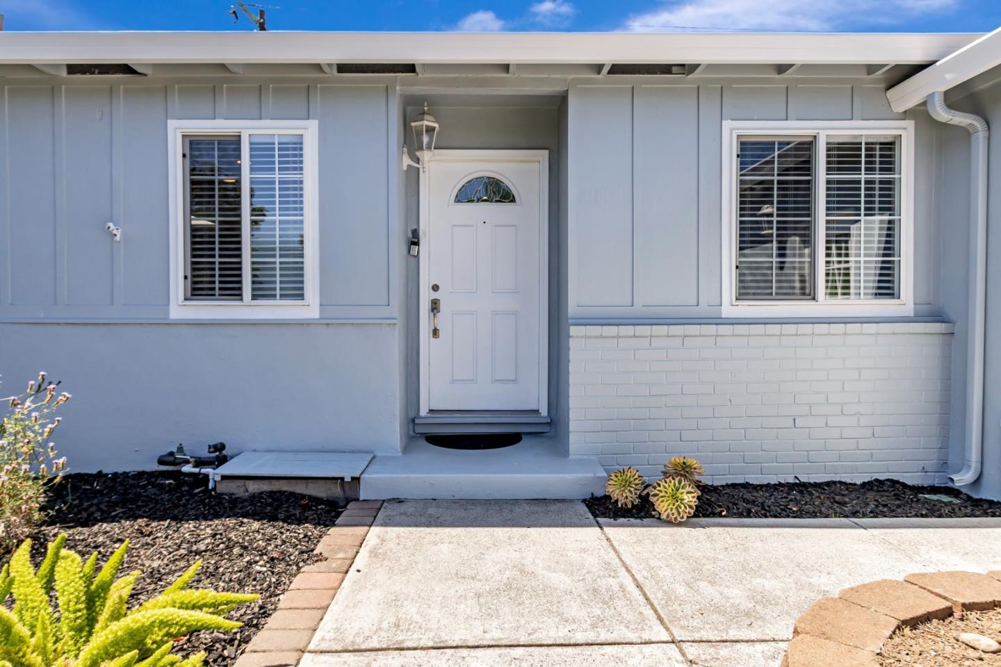 Detail Gallery Image 5 of 42 For 4034 Yellowstone Dr, San Jose,  CA 95130 - 3 Beds | 2 Baths