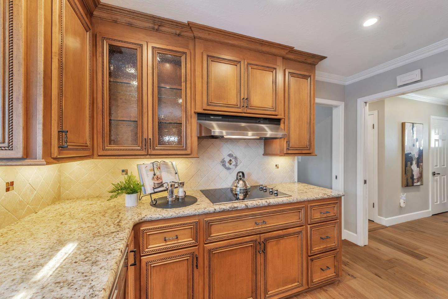 Detail Gallery Image 11 of 42 For 2822 via Carmen, San Jose,  CA 95124 - 3 Beds | 2 Baths