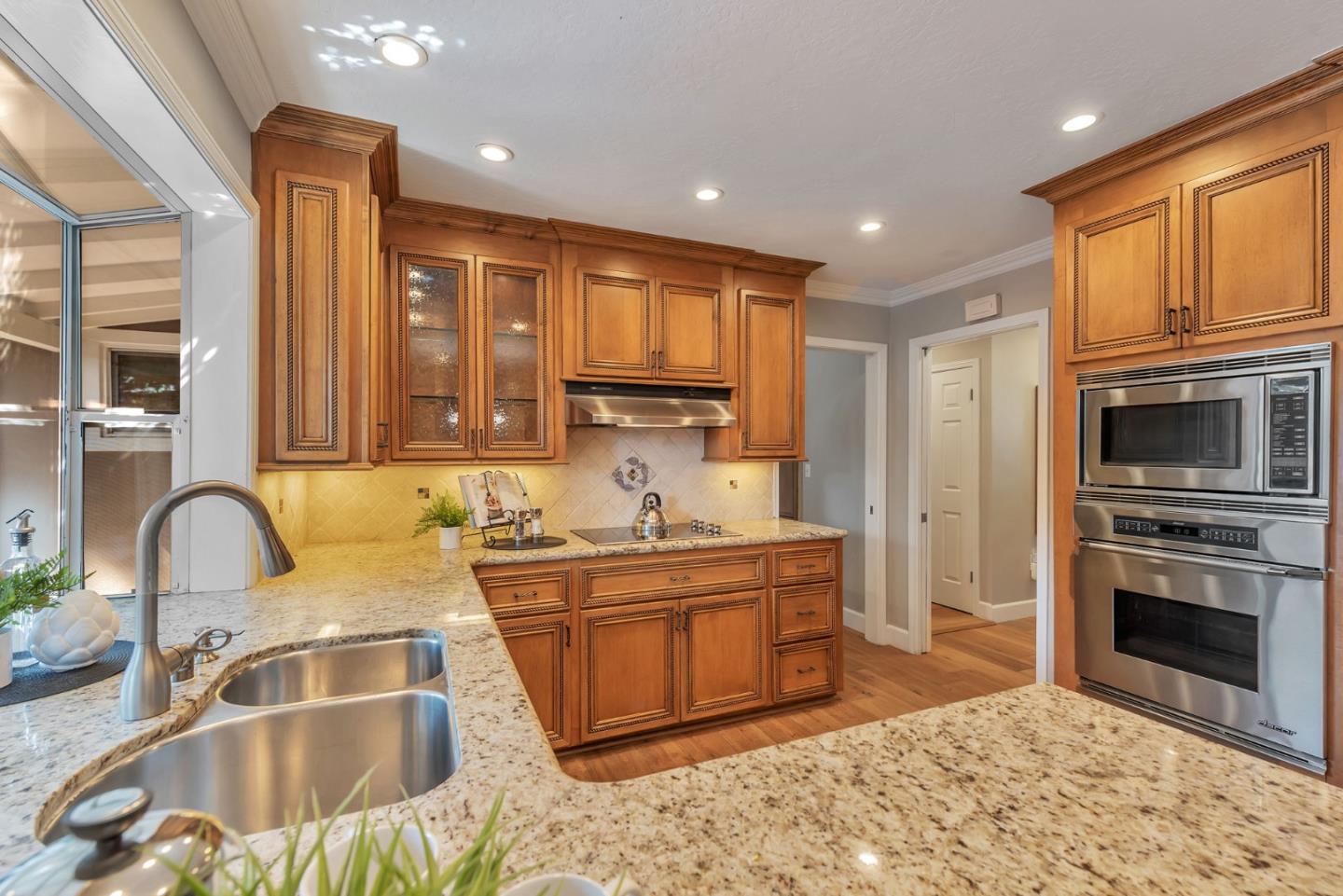 Detail Gallery Image 7 of 42 For 2822 via Carmen, San Jose,  CA 95124 - 3 Beds | 2 Baths