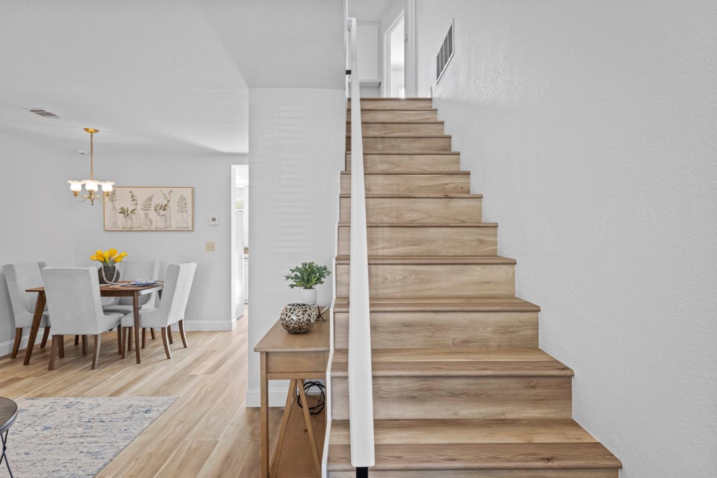 Detail Gallery Image 14 of 26 For 262 Banana Grove Ln, San Jose,  CA 95123 - 3 Beds | 2/1 Baths
