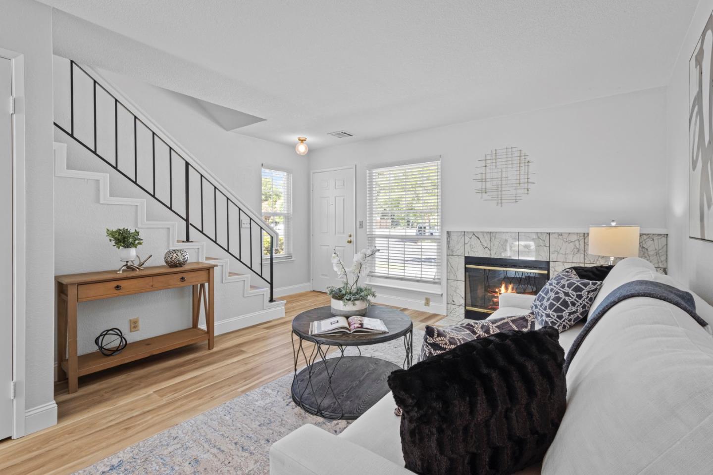 Detail Gallery Image 5 of 26 For 262 Banana Grove Ln, San Jose,  CA 95123 - 3 Beds | 2/1 Baths