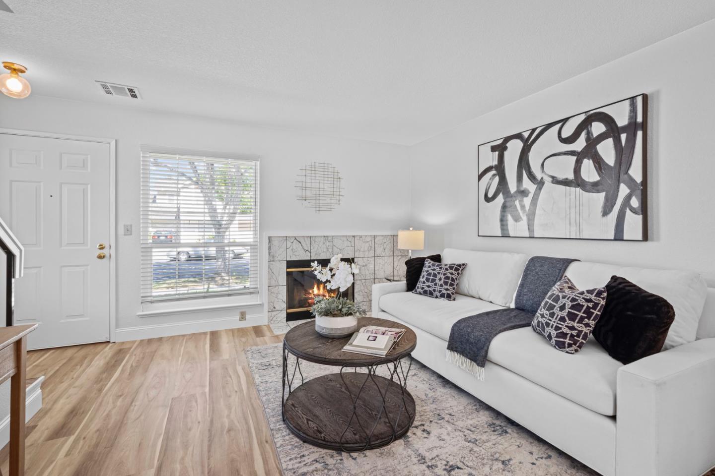 Detail Gallery Image 6 of 26 For 262 Banana Grove Ln, San Jose,  CA 95123 - 3 Beds | 2/1 Baths