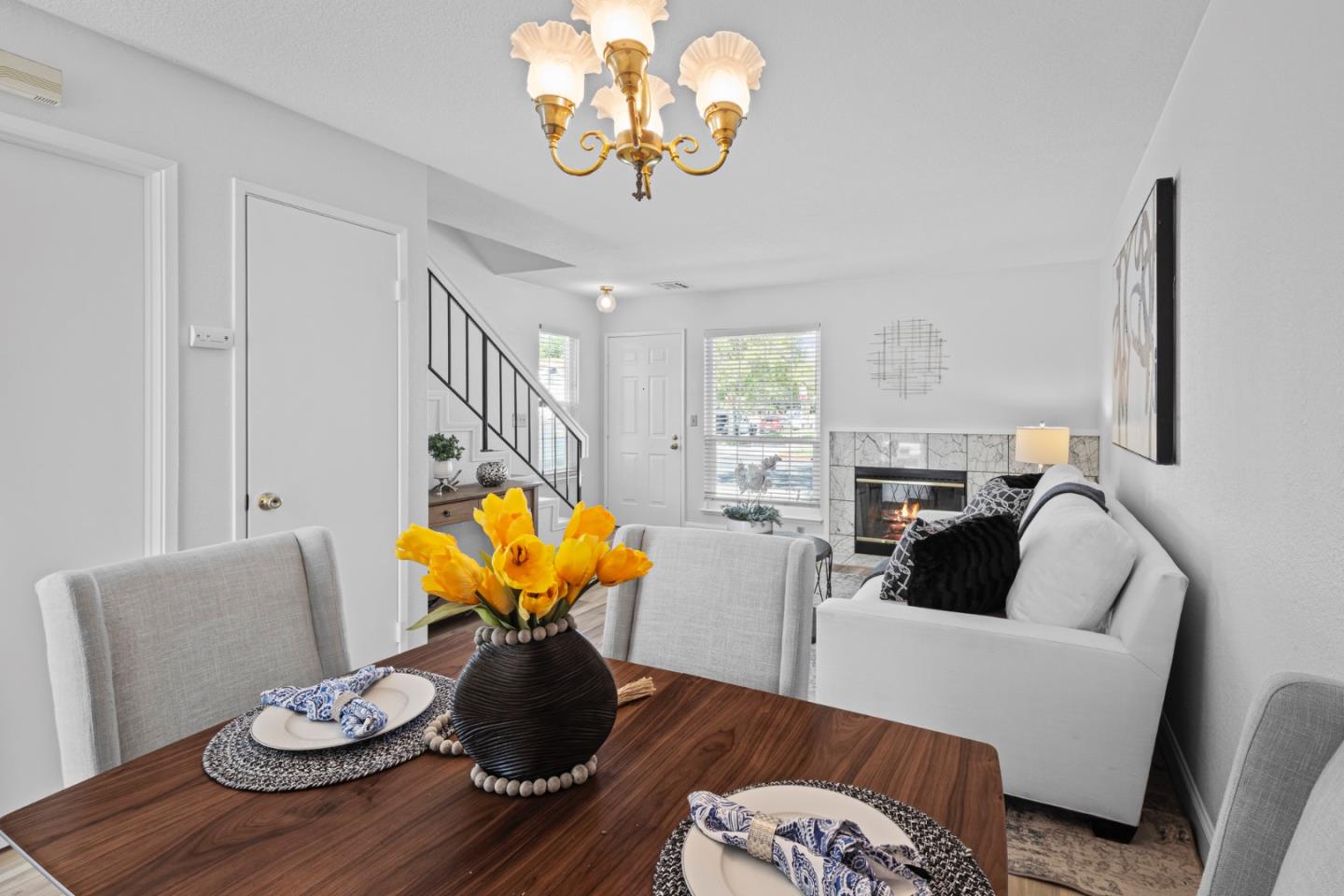 Detail Gallery Image 9 of 26 For 262 Banana Grove Ln, San Jose,  CA 95123 - 3 Beds | 2/1 Baths