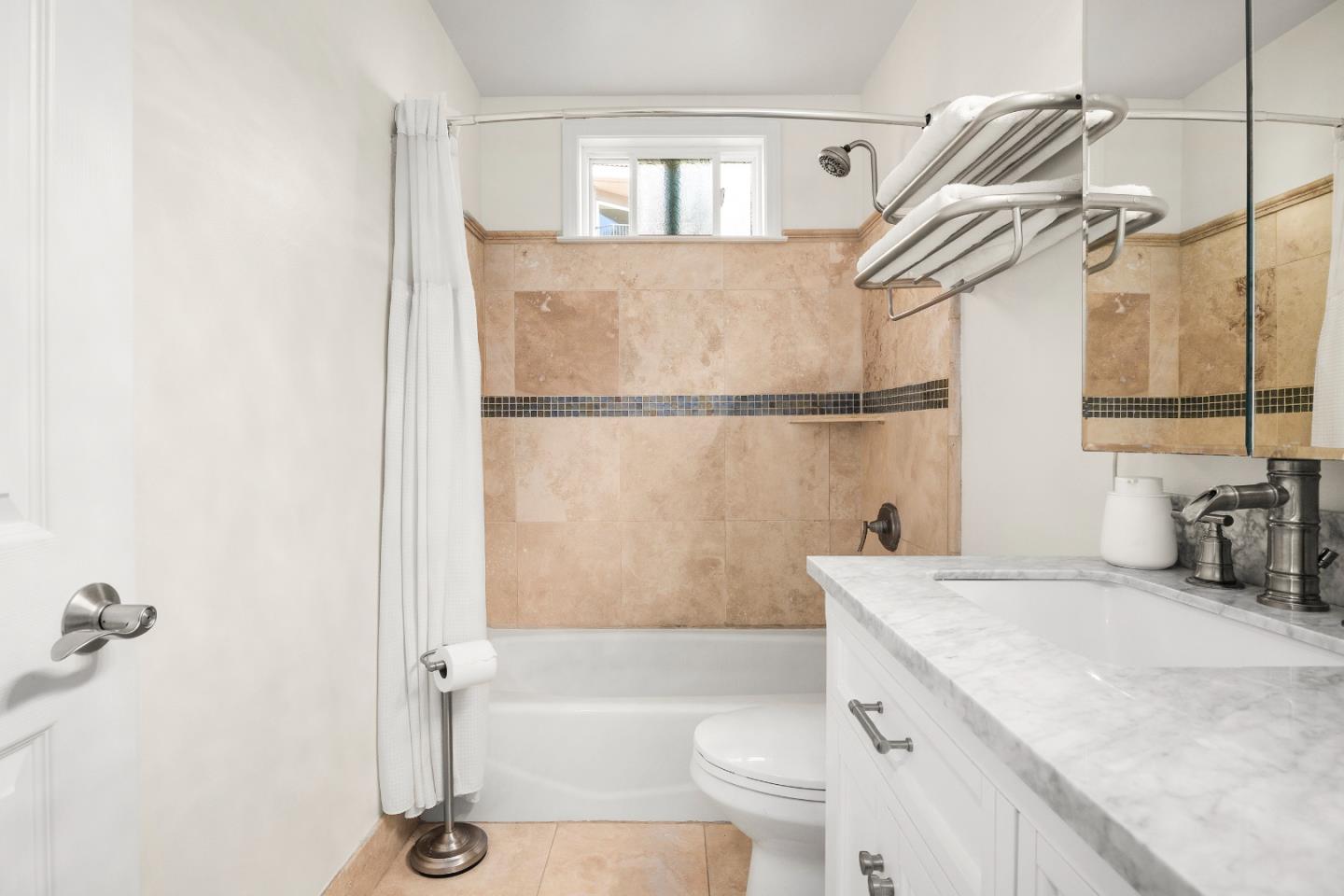 Detail Gallery Image 11 of 30 For 825 Balboa Ave #102,  Capitola,  CA 95010 - 2 Beds | 1/1 Baths