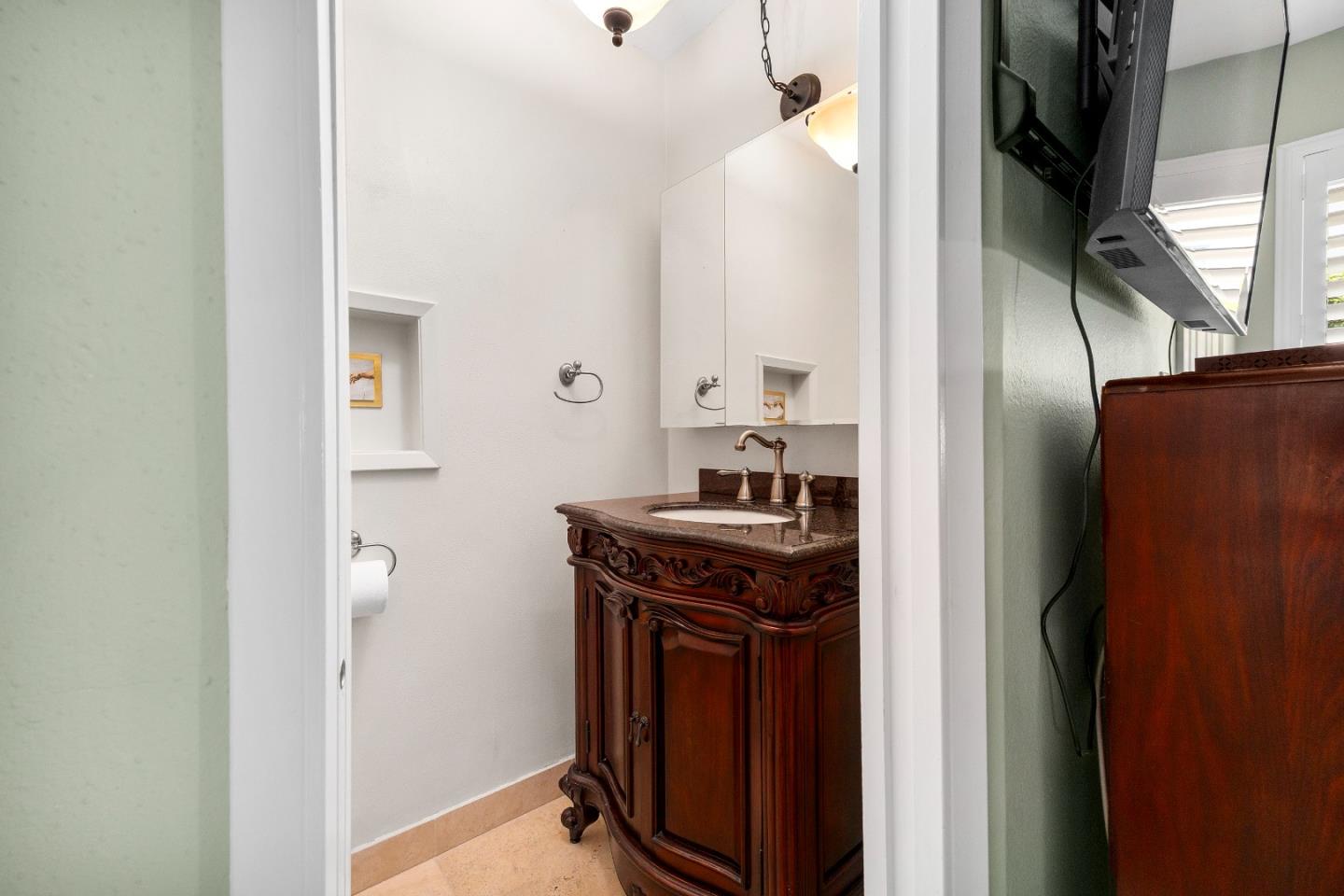 Detail Gallery Image 15 of 30 For 825 Balboa Ave #102,  Capitola,  CA 95010 - 2 Beds | 1/1 Baths