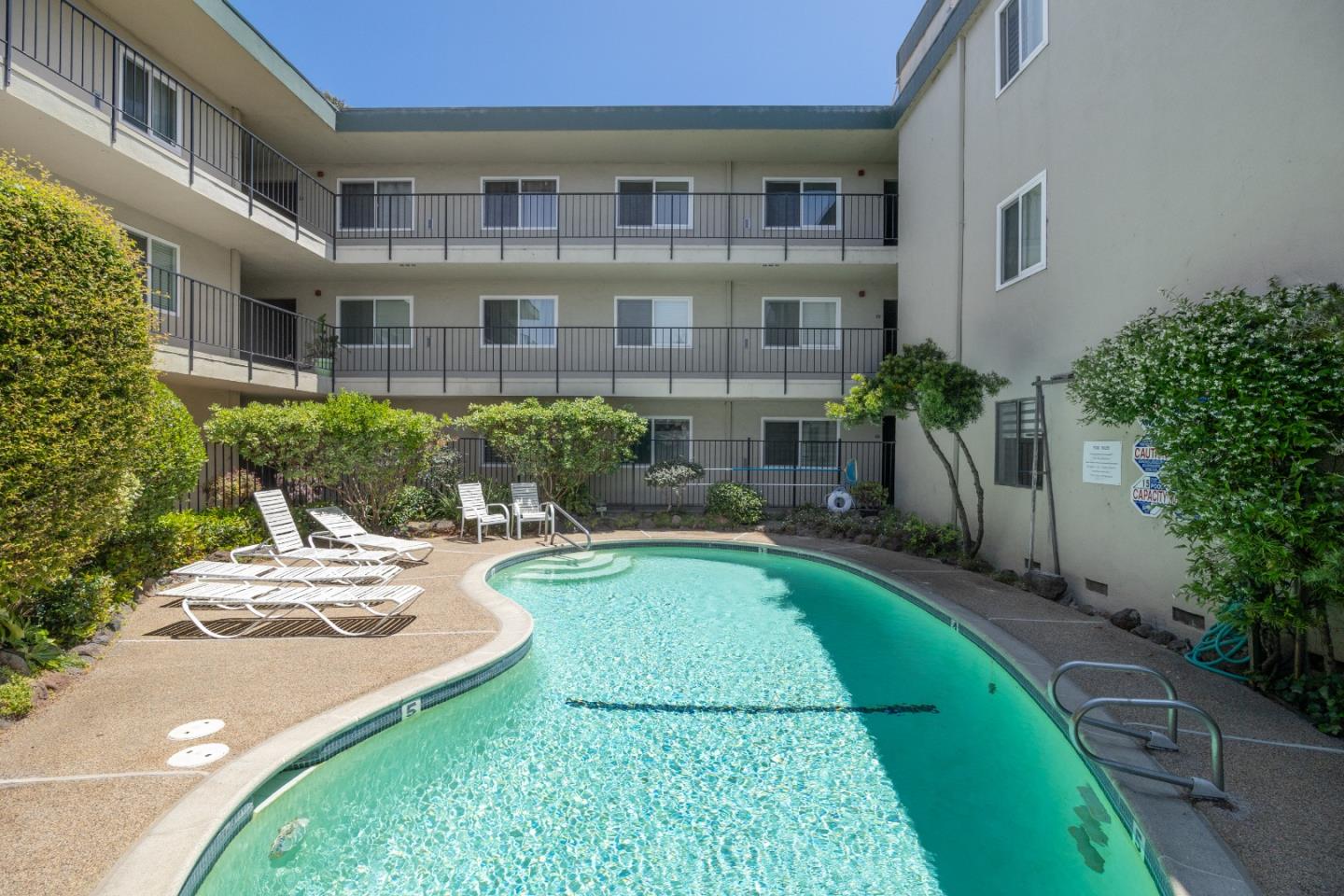 Detail Gallery Image 22 of 30 For 825 Balboa Ave #102,  Capitola,  CA 95010 - 2 Beds | 1/1 Baths