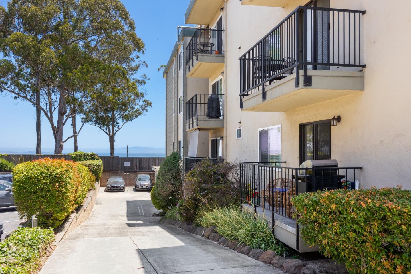 Detail Gallery Image 26 of 30 For 825 Balboa Ave #102,  Capitola,  CA 95010 - 2 Beds | 1/1 Baths
