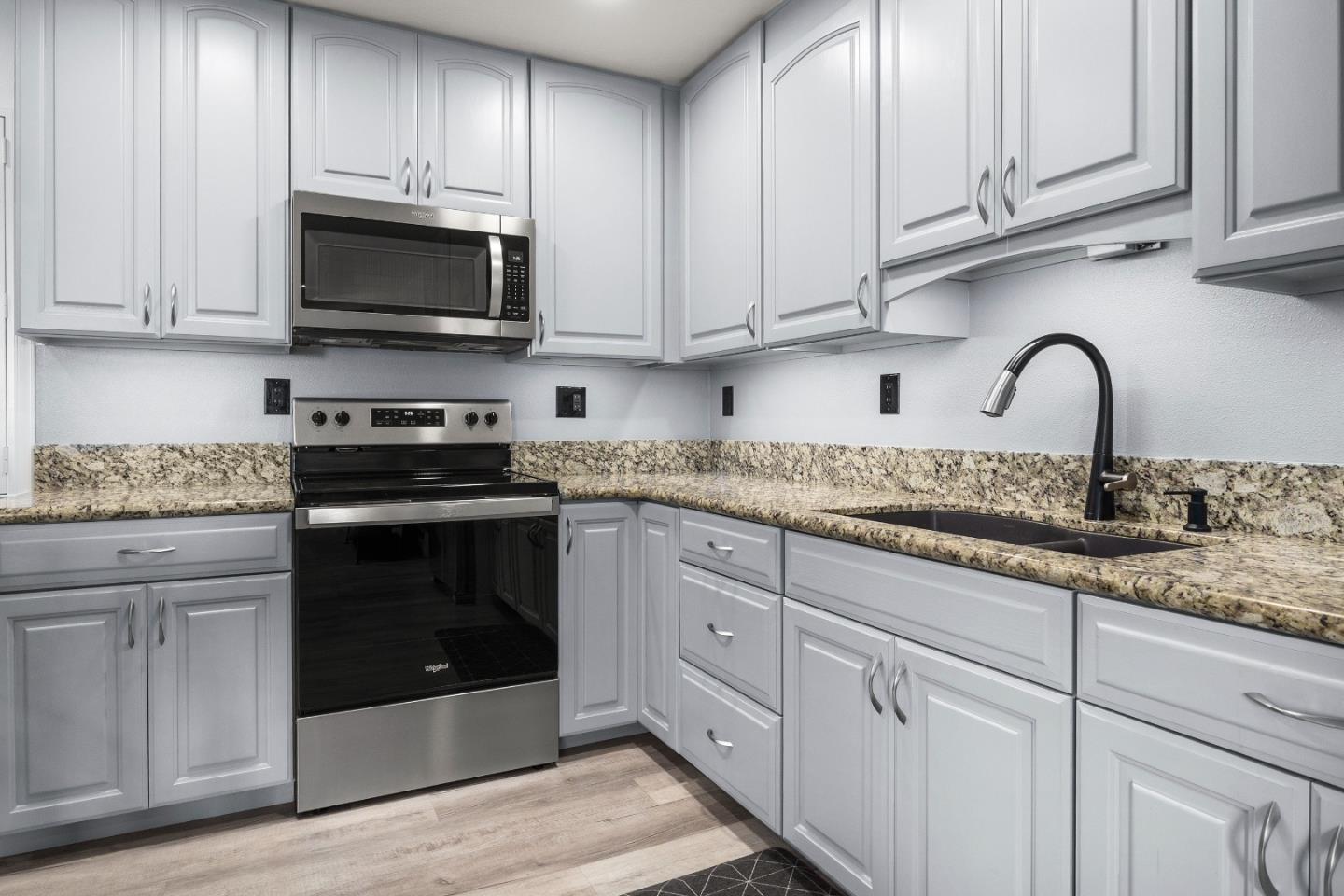 Detail Gallery Image 7 of 30 For 825 Balboa Ave #102,  Capitola,  CA 95010 - 2 Beds | 1/1 Baths
