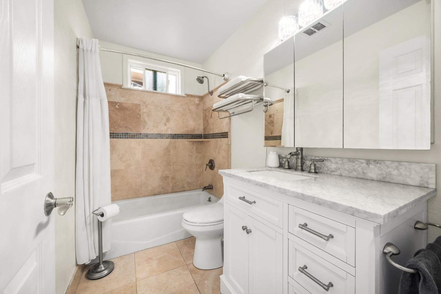 Detail Gallery Image 9 of 30 For 825 Balboa Ave #102,  Capitola,  CA 95010 - 2 Beds | 1/1 Baths